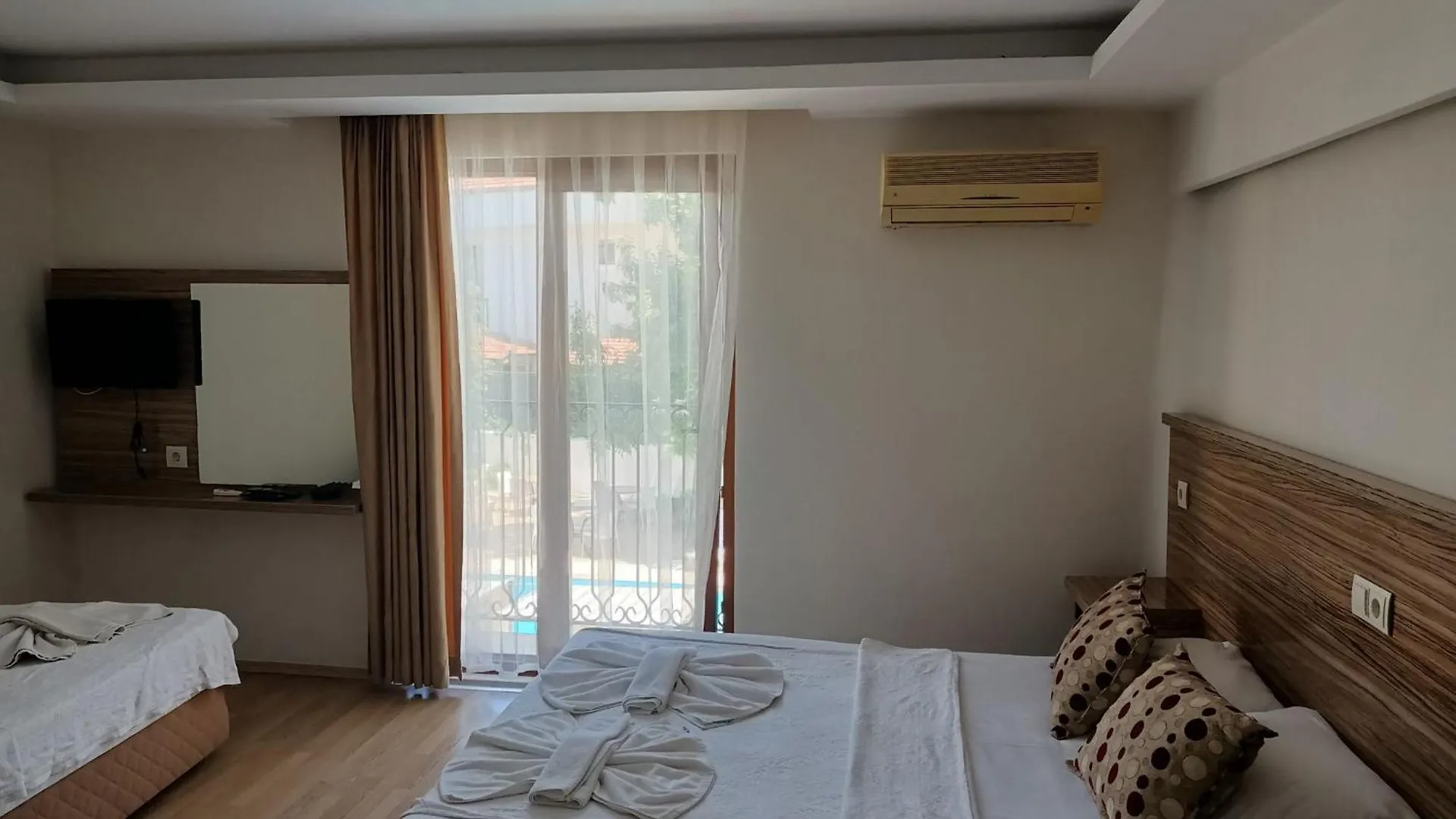 Hotel Barlas Φετιγιέ